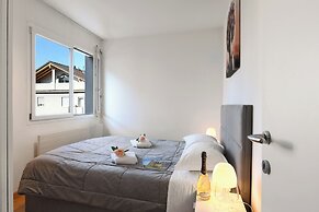Santi Apartment Few Min From Lake