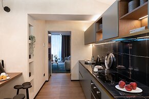 Arts & Crafts Apartments