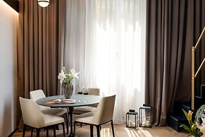 Arts & Crafts Apartments