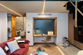 Arts & Crafts Apartments