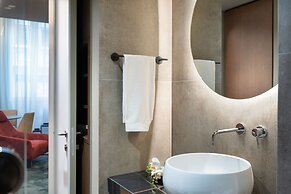 Arts & Crafts Apartments