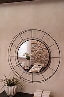 Arts & Crafts Apartments