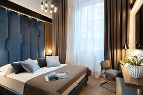 Arts & Crafts Apartments