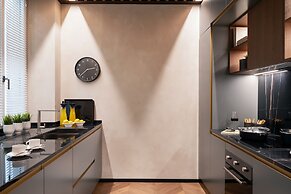 Arts & Crafts Apartments