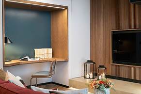 Arts & Crafts Apartments