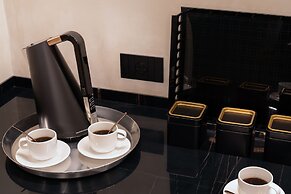 Arts & Crafts Apartments