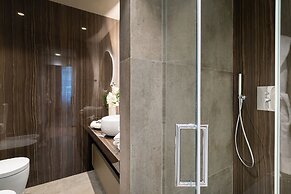 Arts & Crafts Apartments