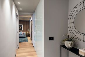 Arts & Crafts Apartments