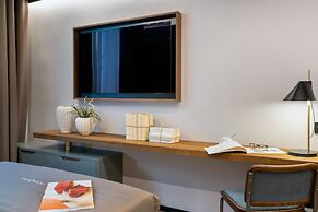 Arts & Crafts Apartments