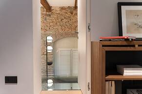 Arts & Crafts Apartments