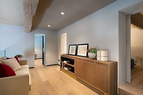 Arts & Crafts Apartments