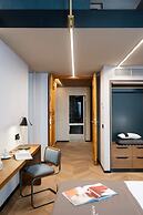 Arts & Crafts Apartments