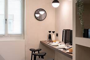 Arts & Crafts Apartments