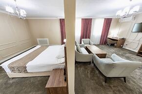 Osh Grand Hotel CHAVO