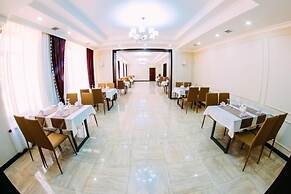 Osh Grand Hotel CHAVO