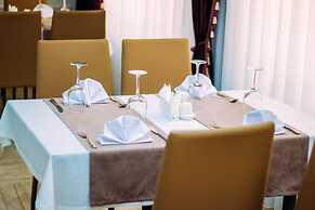 Osh Grand Hotel CHAVO