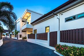 Trendy 4BR Villa Kari in KA Villas Rawai