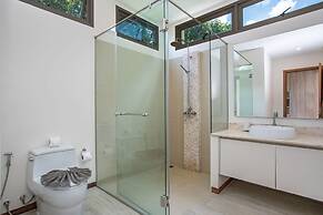 Trendy 4BR Villa Kari in KA Villas Rawai