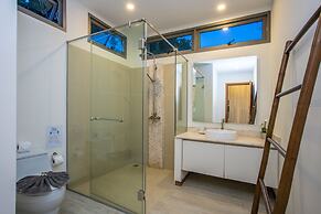 Trendy 4BR Villa Kari in KA Villas Rawai