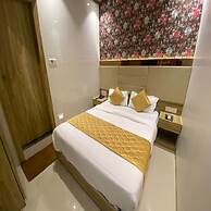 HOTEL BKC CROWN - NEAR TRADE CENTRE