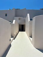 Lavadoze Luxury Suites - Adults only