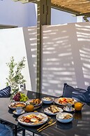 Lavadoze Luxury Suites - Adults only