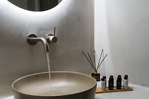 Lavadoze Luxury Suites - Adults only