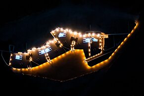 Lavadoze Luxury Suites - Adults only