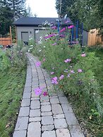 River House Retreat 2 Bedroom Home by Redawning