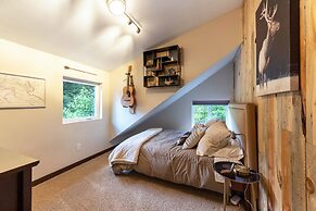 River House Retreat 2 Bedroom Home by Redawning