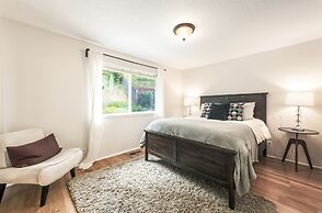 Point Lyle 3 Bedroom Home by RedAwning