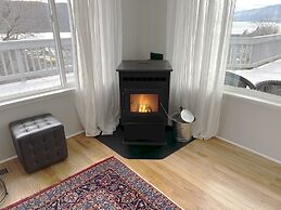 Point Lyle 3 Bedroom Home by RedAwning