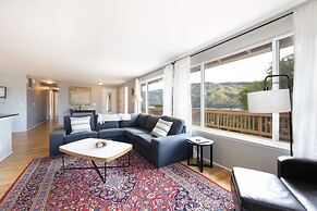 Point Lyle 3 Bedroom Home by RedAwning