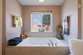 Canyon Cottage 3 Bedroom Home by Redawning