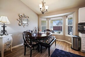 Canyon Cottage 3 Bedroom Home by Redawning