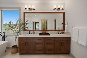 Juniper Mesa At Brasada 4 Bedroom Home by Redawning