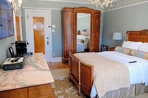 Manoir Chamberland (Adults Only, No Pets)