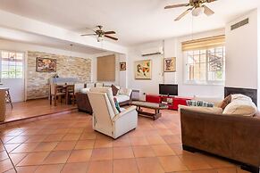 4 Bedroom Villa With Private Pool Near Beach