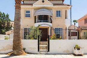 4 Bedroom Villa With Private Pool Near Beach