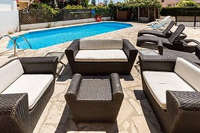 4 Bedroom Villa With Private Pool Near Beach