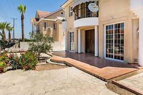 4 Bedroom Villa With Private Pool Near Beach