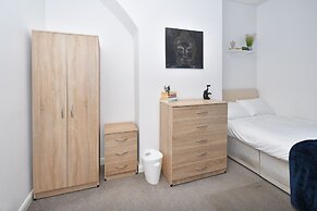 Townhouse @ 115 Walthall Street Crewe