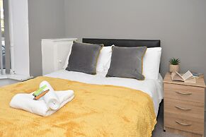 Townhouse @ 115 Walthall Street Crewe