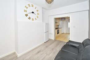 Townhouse @ 115 Walthall Street Crewe