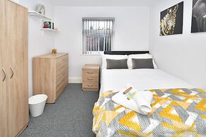 Townhouse @ 115 Walthall Street Crewe