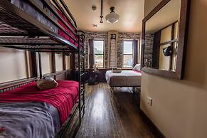 Traveler's Rest Hotel