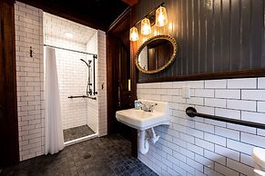 Traveler's Rest Hotel