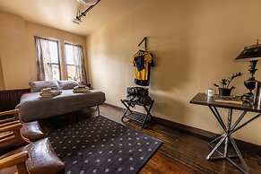 Traveler's Rest Hotel