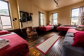Traveler's Rest Hotel