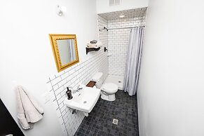 Traveler's Rest Hotel